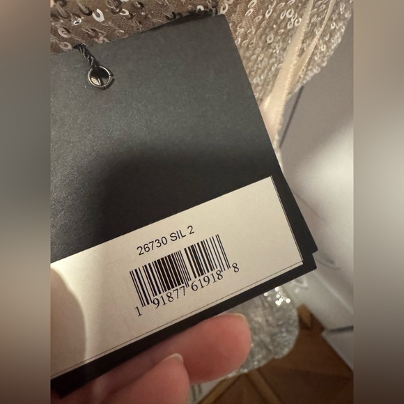 NWT $298 MAC DUGGAL Silver Sequined One Shoulder Cut Out Gown Dress 26730 - Picture 5 of 5